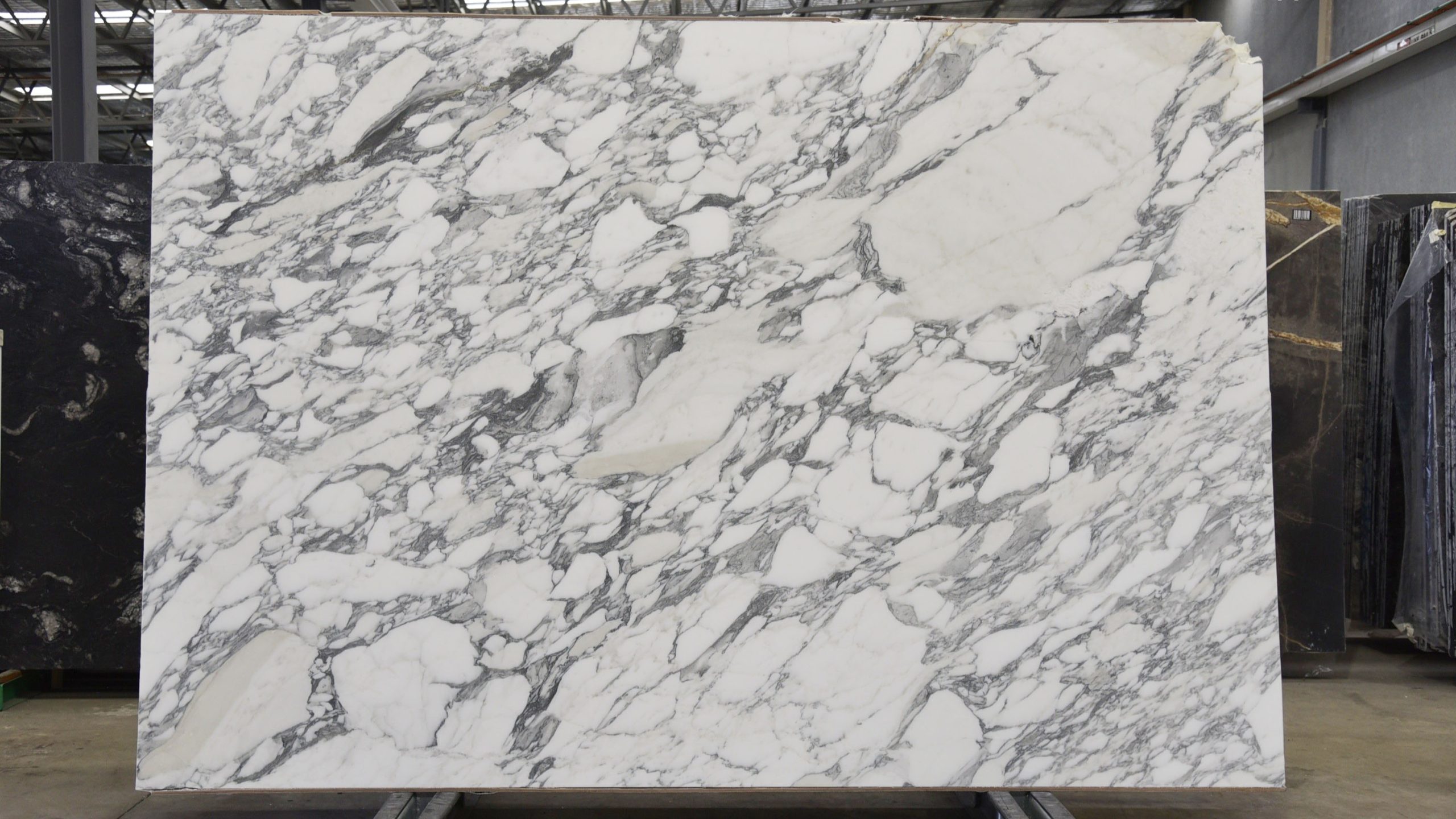Arabescato Corchia Slabs - Image 2