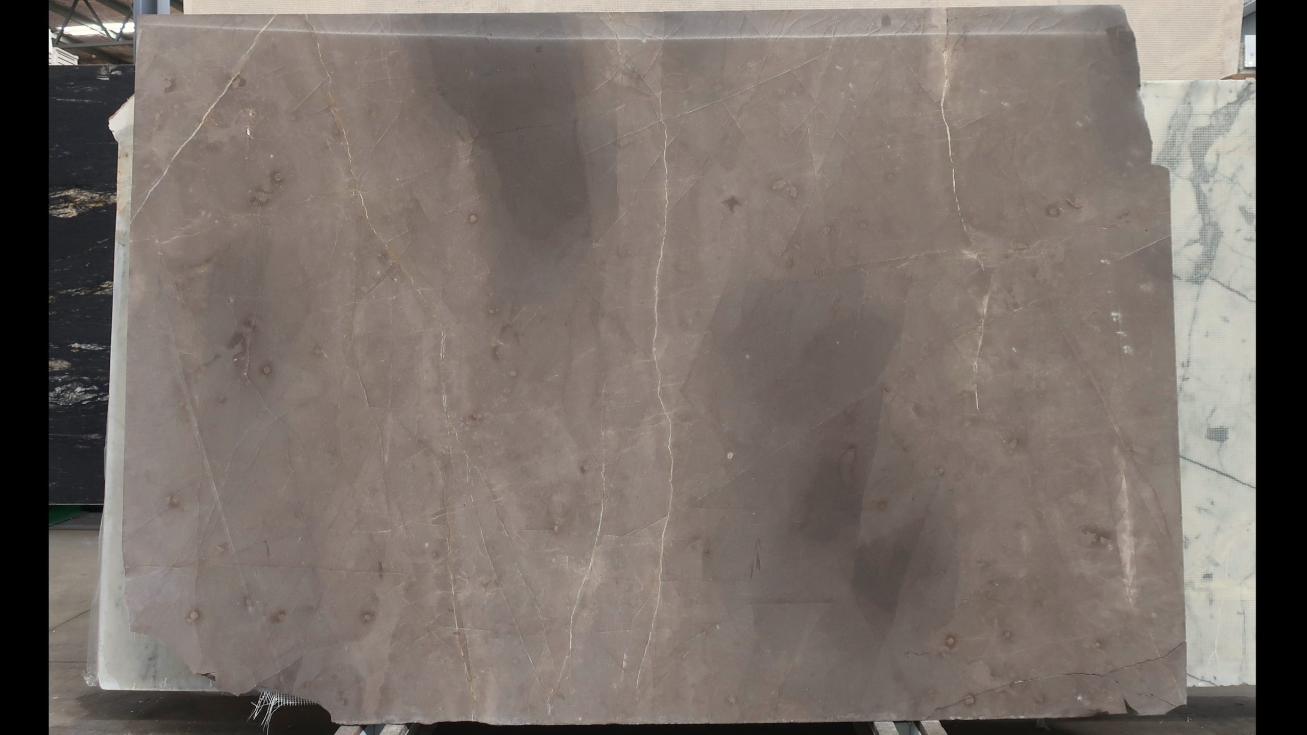 Gris Pulpis Slabs - Image 2